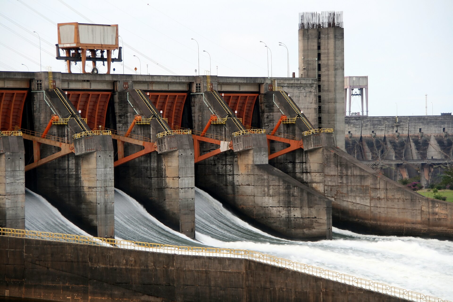 The Itaipú hydroelectric dam